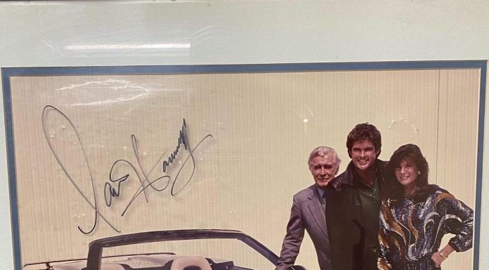 Subastado KITT, “El Auto Fantástico”.